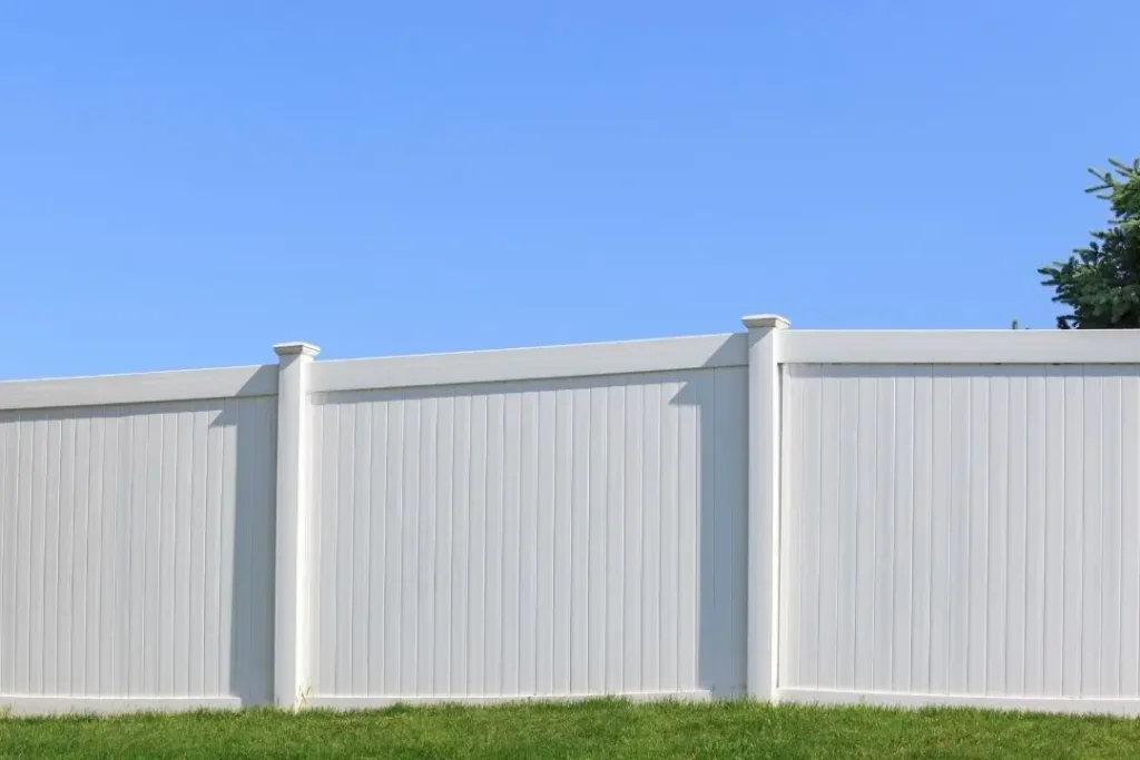 vinyl fencing